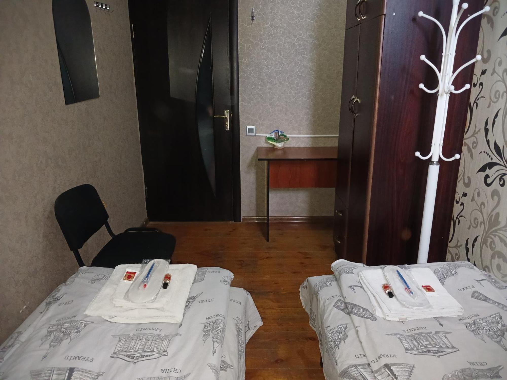 Cth-Baku-Hostel Bagian luar foto