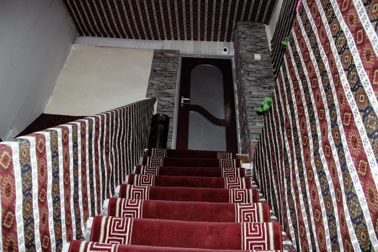 Cth-Baku-Hostel Bagian luar foto